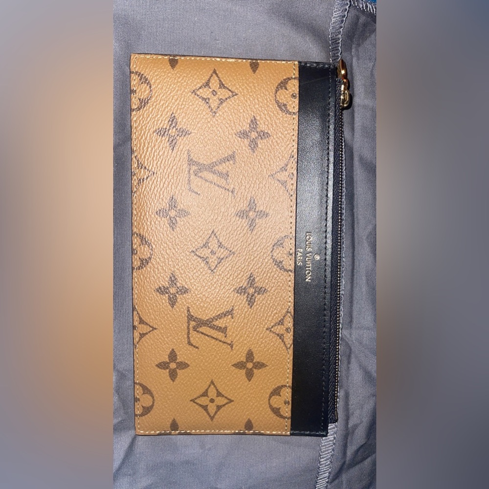 Louis Vuitton Slim purse